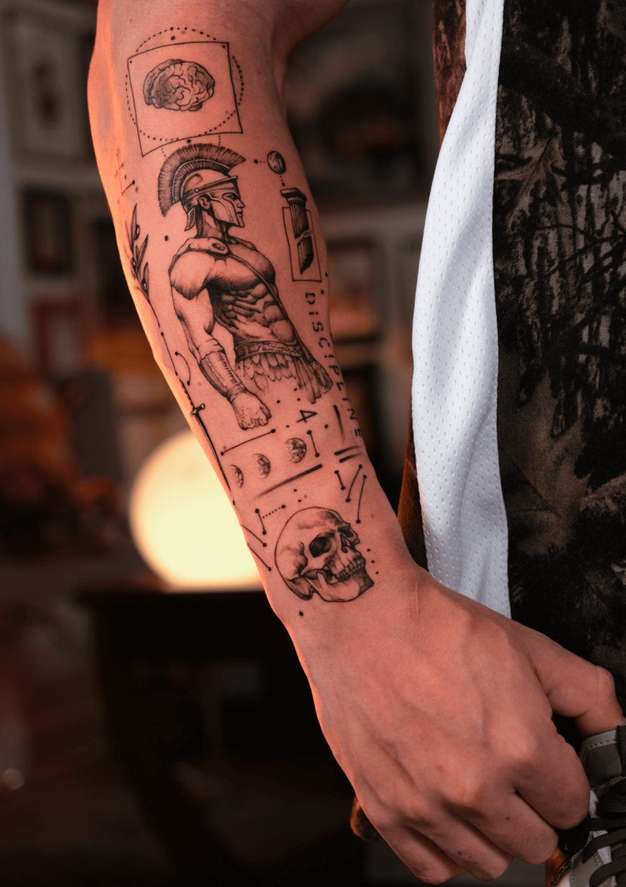 Tattoo artist Aleki Blue